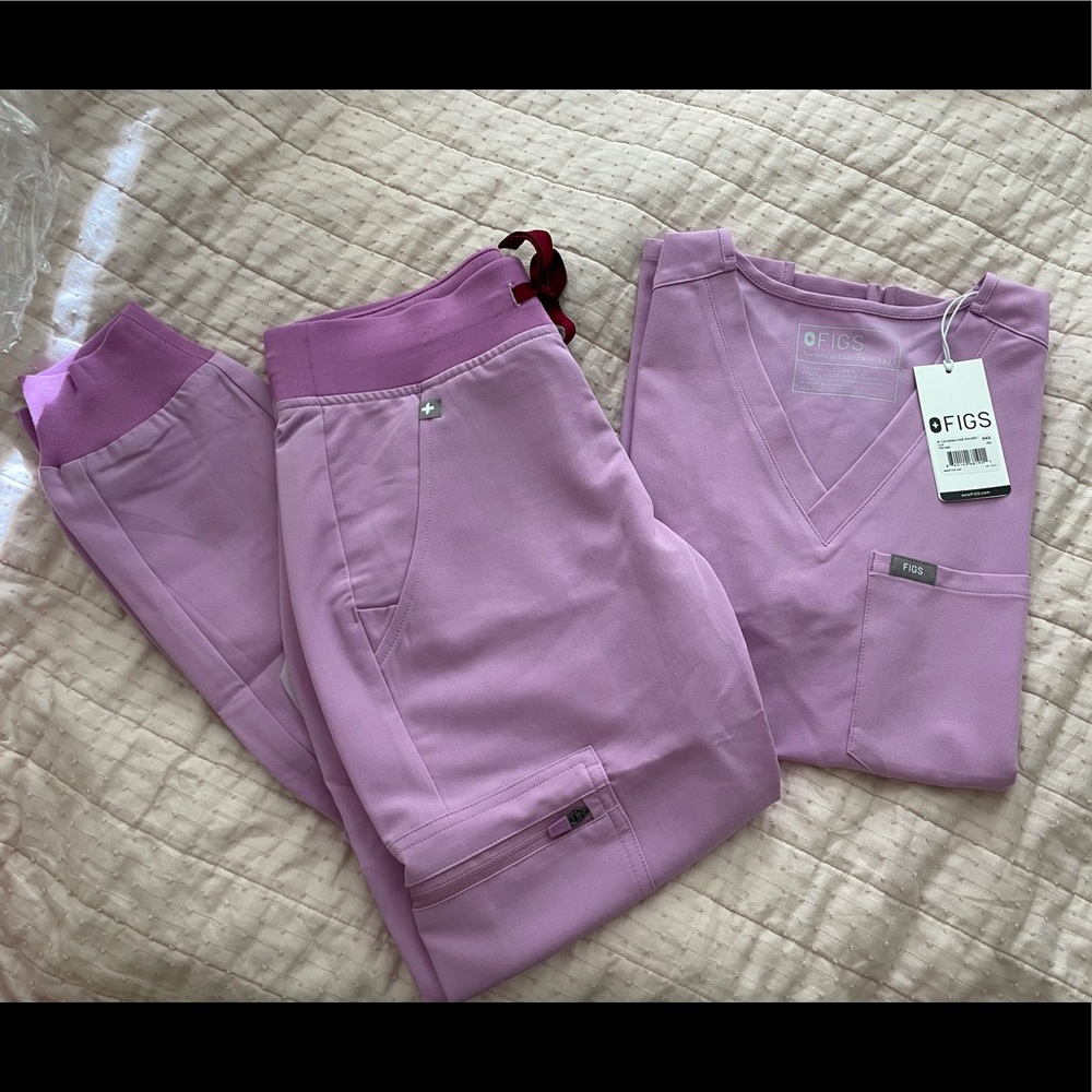 BNWT Dusk figs set